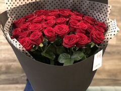 35 красных роз
