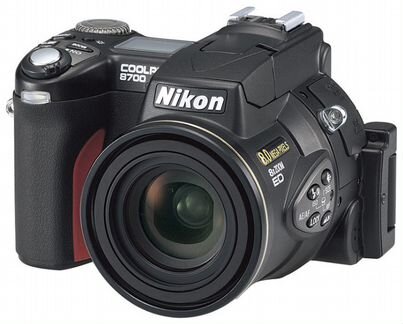 Nikon 8700