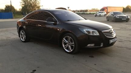 Opel Insignia 2.0 AT, 2013, седан