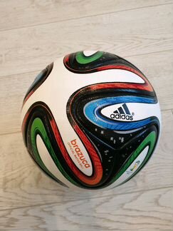 Футбольный мяч чемпионата мира по футболу 2014г