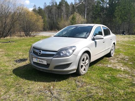 Opel Astra 1.6 AMT, 2010, седан