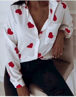 Блузка с сердечками