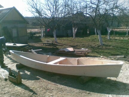 Новая вёсельная лодка