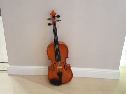 Продаётся чешская скрипка 1/4 Cremona 240