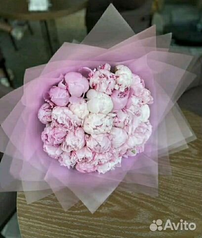 Букеты пионы ромашки