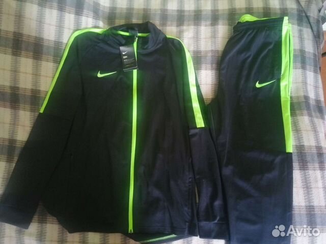 black and lime green nike sweatsuit