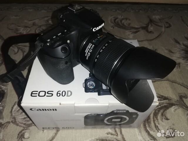 Продам зеркальный фотоаппарат Canon 60D (комплект)