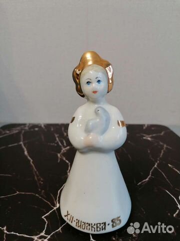 Статуэтка фигурка катюша с голубем