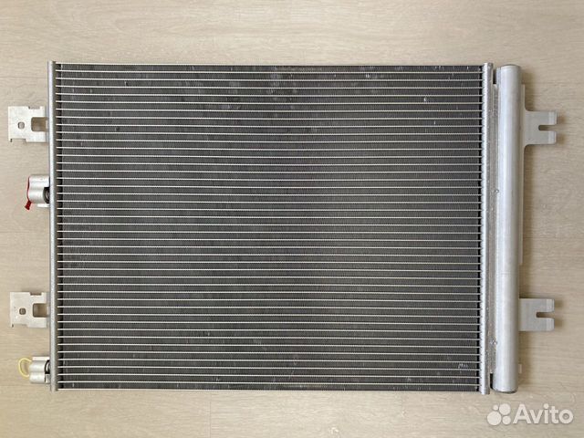 Радиатор кондиционера Renault 921007794R