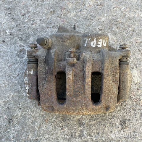 Суппорт мерседес Вито Виано 639 передний