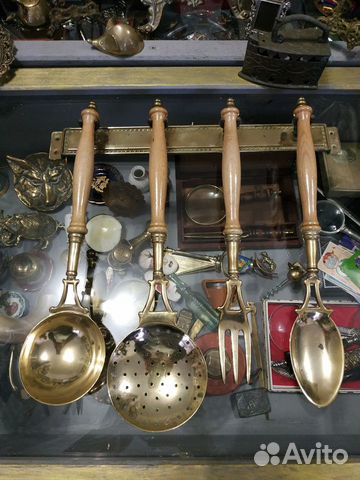 Красивый набор поварешек латунь дерево на подвеске