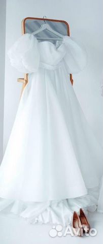 Свадебное платье со шлейфом