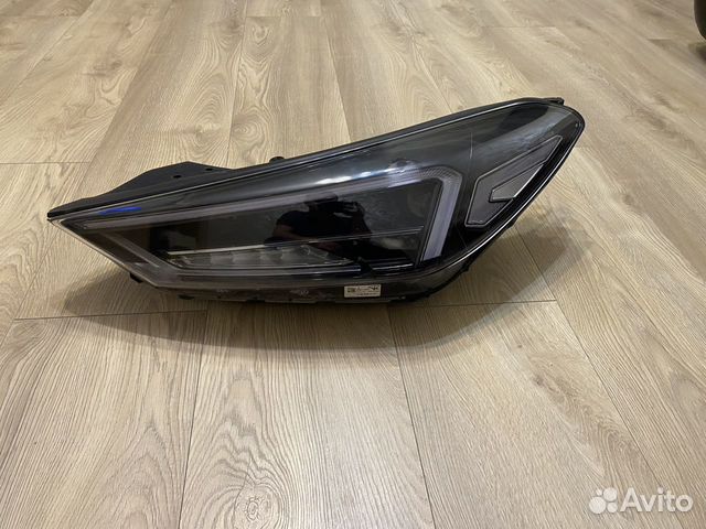 Левая фара Hyundai Tucson 3