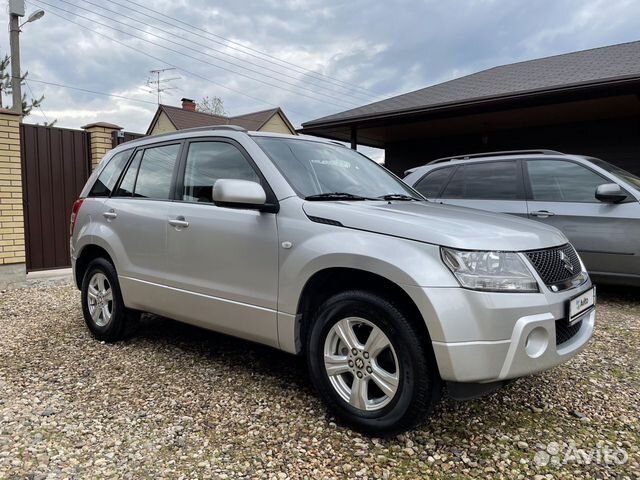 Сузуки на авито в москве. Suzuki Vitara 2010. Сузуки Гранд Витара серебристая. Цвета Сузуки Гранд Витара. Авто ру машина Гранд Витара двигатель 2 и 7 в образный.