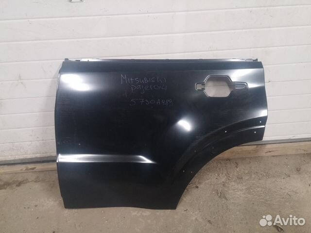 Задняя левая дверь mitsubishi pajero 4
