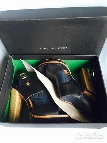 Новые кожаные босоножки Tommy Hilfiger США Новые кожаные босоножки Tommy Hilfiger США