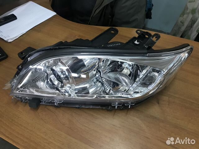 Фара левая Toyota Rav4 2010-2012