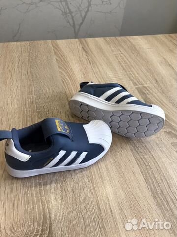 Кроссовки новые Adidas 28 размер Кроссовки новые Adidas 28 размер