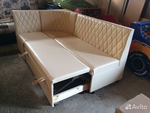 Кухонный угловой со спальным местом