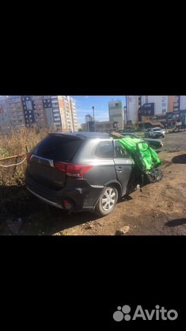 Mitsubishi Outlander 2.0 CVT, 2015, битый, 30 000 км