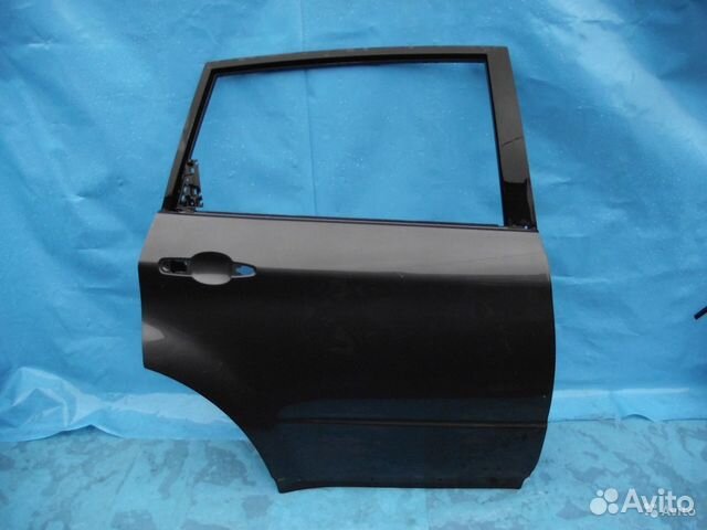 Дверь задняя правая Subaru Tribeka B9 2005+