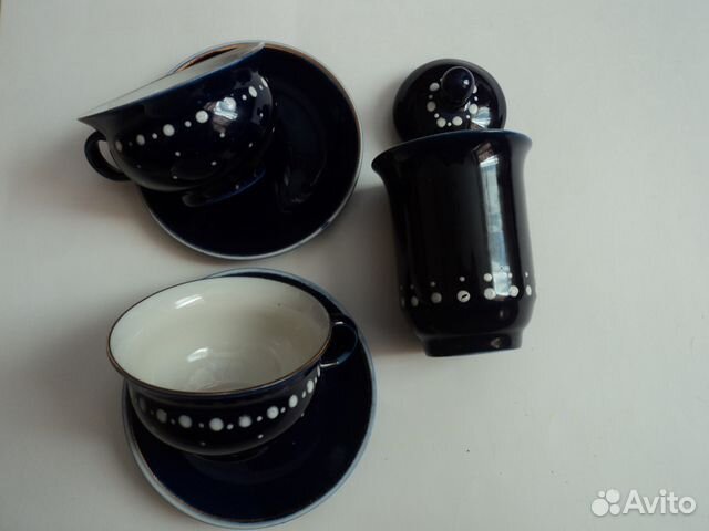 Две чашки с блюдцами и сливочник СССР Две чашки с блюдцами и сливочник СССР
