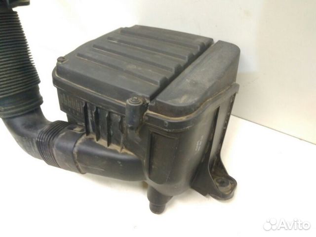 Корпус воздушного фильтра передний Volkswagen