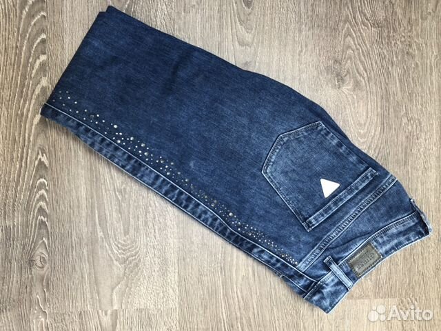 Джинсы женские Guess Джинсы женские Guess