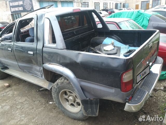 Toyota Hilux 2.7 AT, 2001, битый, 244 000 км