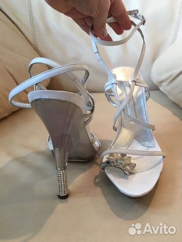 Dolce Gabbana Louboutin Versace Lorenzi Valentino Dolce Gabbana Louboutin Versace Lorenzi Valentino