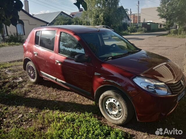 Renault Sandero 1.6 МТ, 2011, битый, 120 000 км