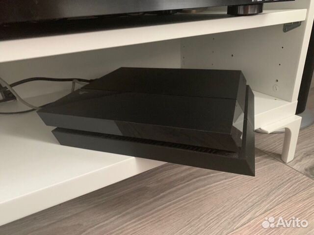 Sony PS4 500gb + 2 джойстика + диски