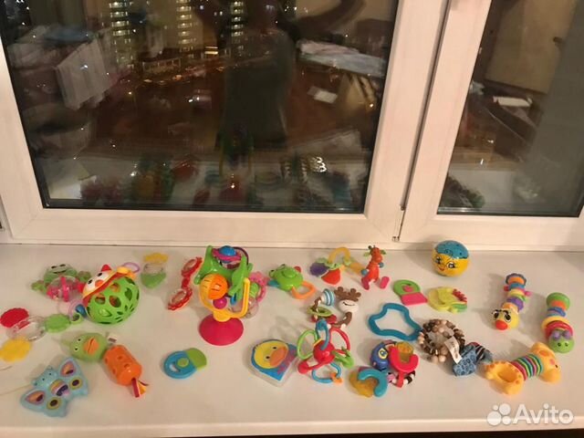 Игрушки погремушки для малышей