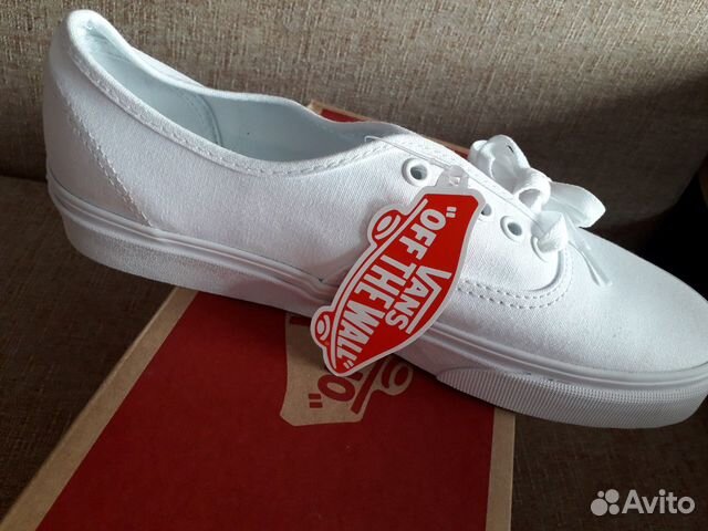 Новые белые кеды (США) Vans р-р 40.5 (26см) Новые белые кеды (США) Vans р-р 40.5 (26см)