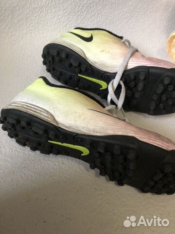Бутсы футбольные Nike Бутсы футбольные Nike