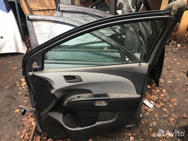 Дверь передняя правая Шевроле Авео Т300 б/у Дверь передняя правая Шевроле Авео Т300 б/у