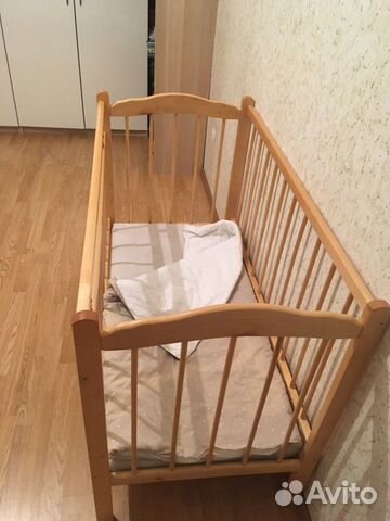 Детская кроватка с спальным набором и матрасом Детская кроватка с спальным набором и матрасом