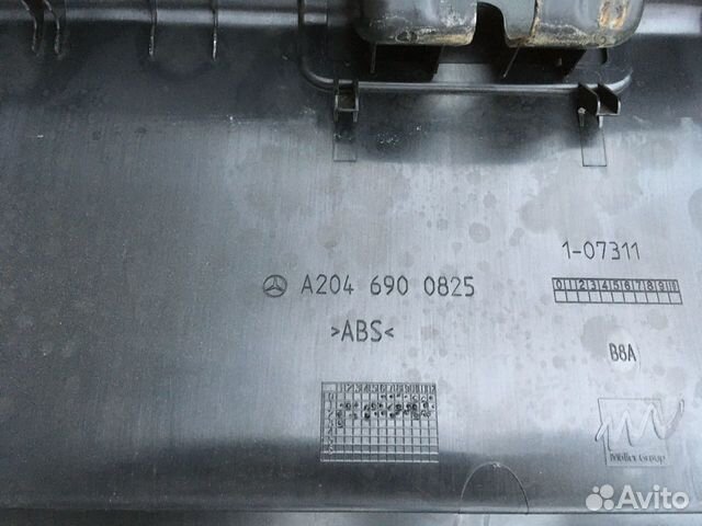 Обшивка панели замка багажника Mercedes C-kl w204