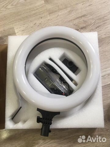 Кольцевая LED-лампа 36 см с пультом Кольцевая LED-лампа 36 см с пультом