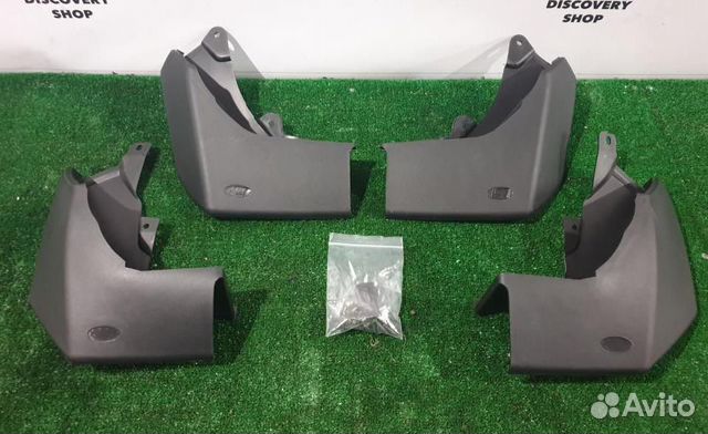 Брызговик передний правый D3 D4 Discovery 3 (2004