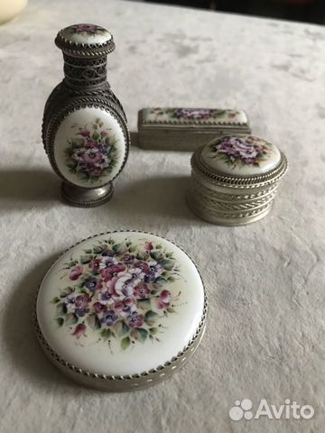 Шкатулки / косметический набор из серебра и эмали Шкатулки / косметический набор из серебра и эмали