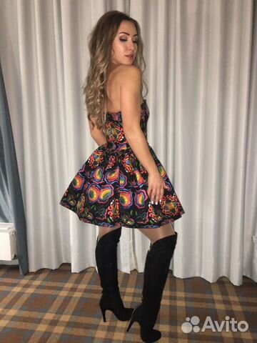 Яркое платье