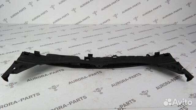 Воздухозаборник на передней панели Mercedes C-Klas
