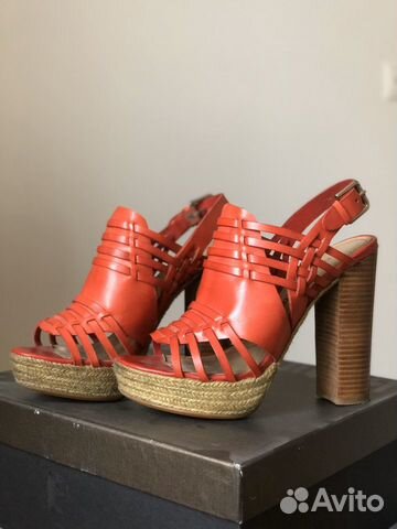 Босоножки красные на каблуке с плетёной подошвой