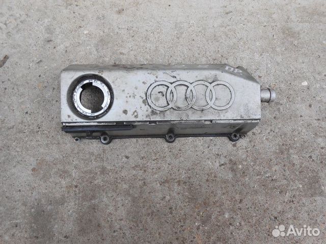 Клапанная крышка гбц Ауди 80 100 а6 2.6i и 2.8i