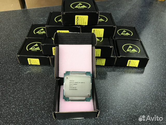 Процессор Intel Xeon E5-2697v3 14 core 2600MHz Процессор Intel Xeon E5-2697v3 14 core 2600MHz