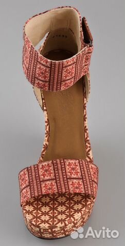 Новые босоножки на танкетке stuart weitzman Новые босоножки на танкетке stuart weitzman