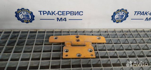 Петля двери Renault Magnum Dxi 480 D12 480 volvo