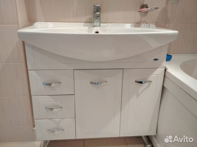 Тумба с раковиной для ванной