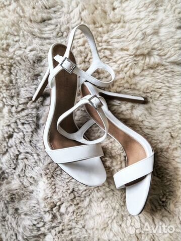 Босоножки на шпильке Босоножки на шпильке